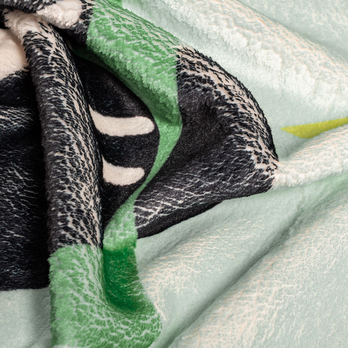 V4H601179665D4D75A822CC6C5F59D5154BR4370385P4