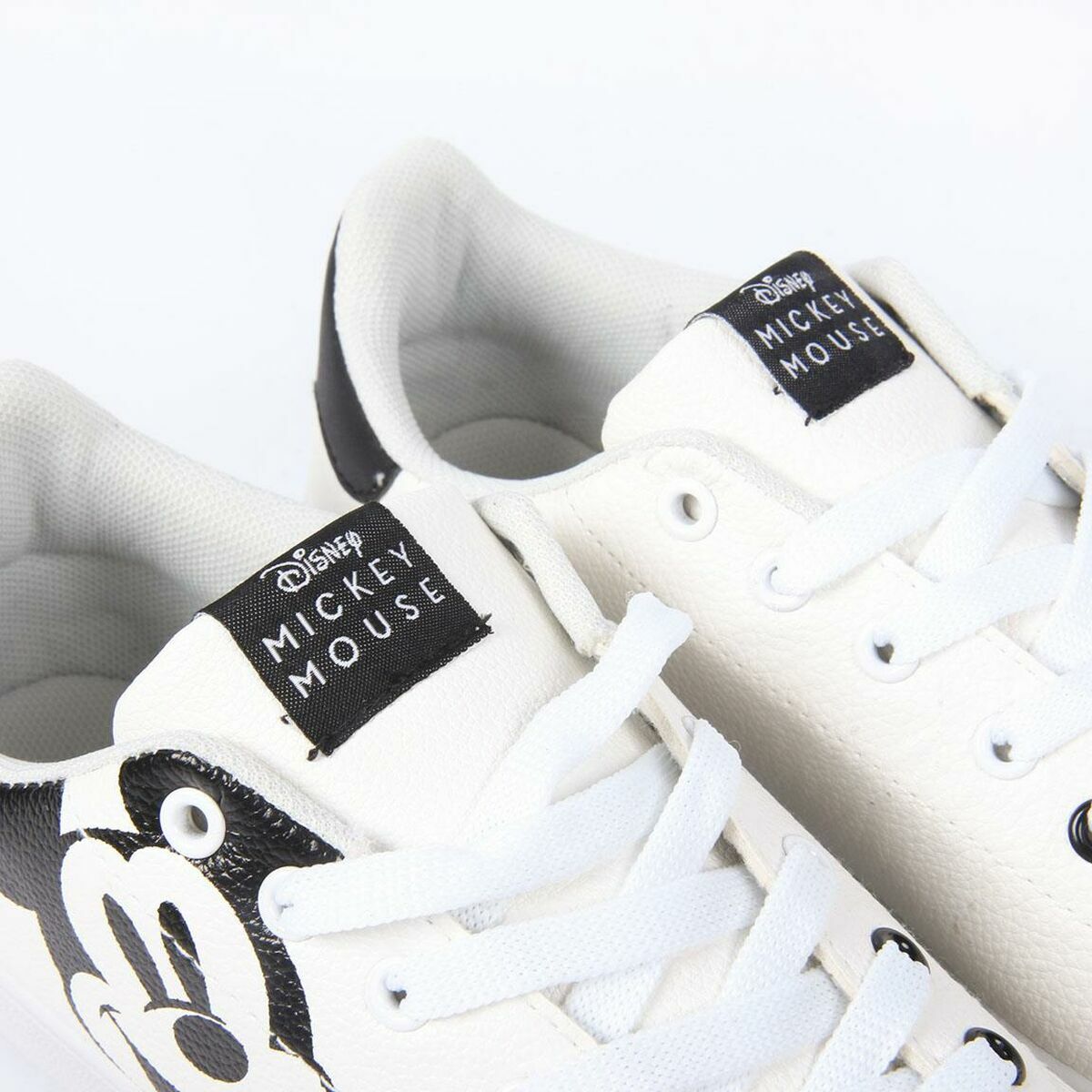 V11HED18824F546610A968076347CE63ECF2R4011440P5